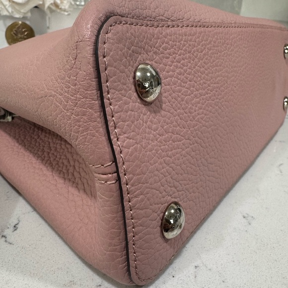 Louis Vuitton Pink Capuncines MM - Picture 9 of 12
